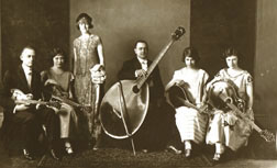 Loar_M Lloyd Loar z zespołem