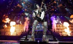Guma żuta przez basistę Kiss sprzedana za ćwierć miliona dolarów