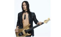 Gitarzysta Nuno Bettencourt w trasie z Rihanną