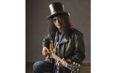Gitarzysta Slash nagrywa z Duffem i Grohlem