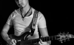 Łukasz Kulczak gra o tytuł Metal Guitar God 2013