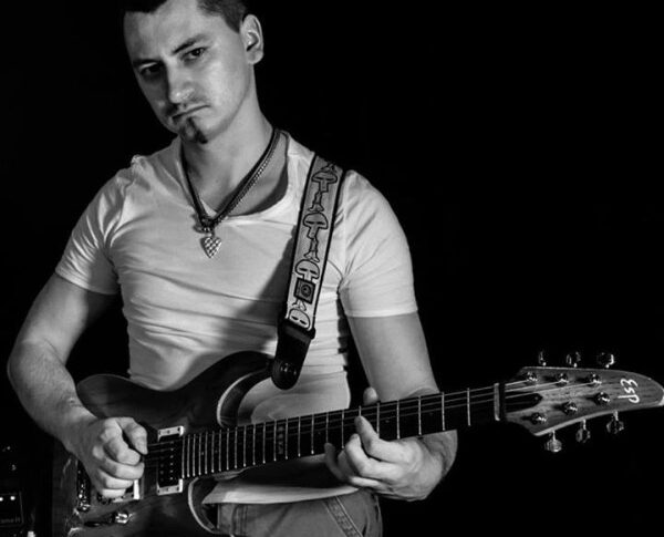 Łukasz Kulczak gra o tytuł Metal Guitar God 2013