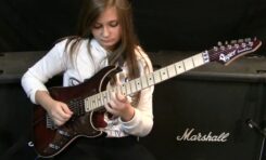 14-letnia gitarzystka gra Paganiniego, Vivaldiego i Van Halena (wideo)