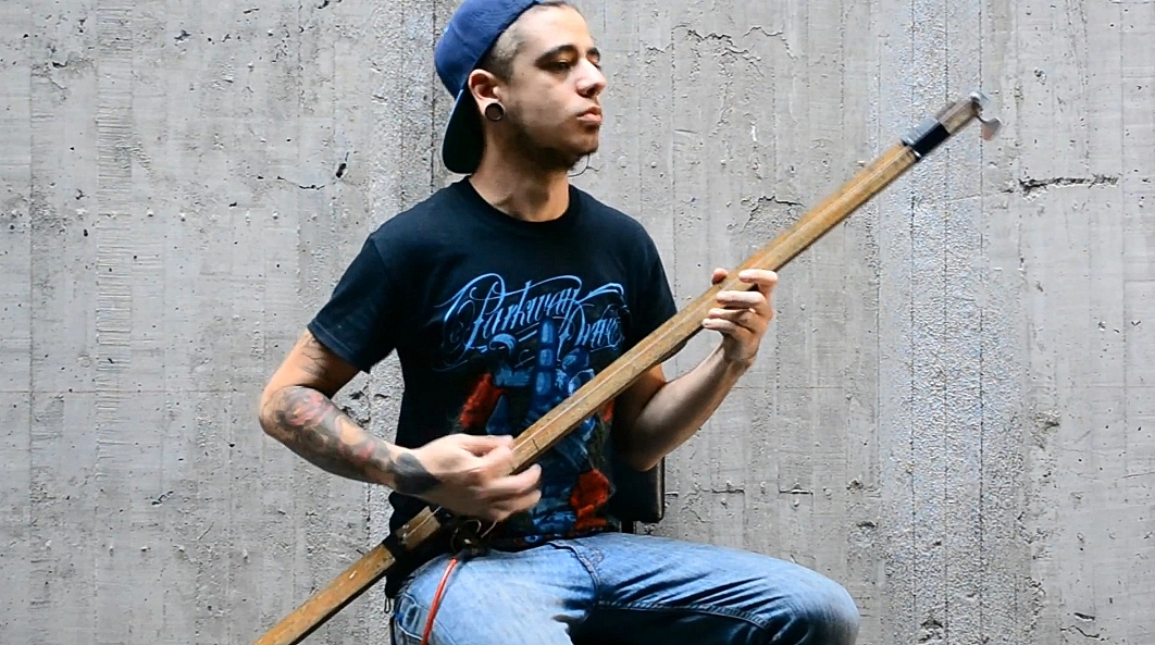 metal na jednej strunie