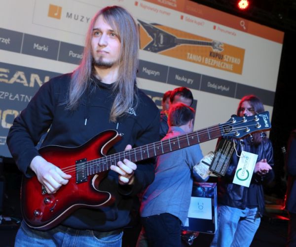 Gitarowy Top 2014 - Adam Przezdziecki z gitarą Framus Diablo Supreme