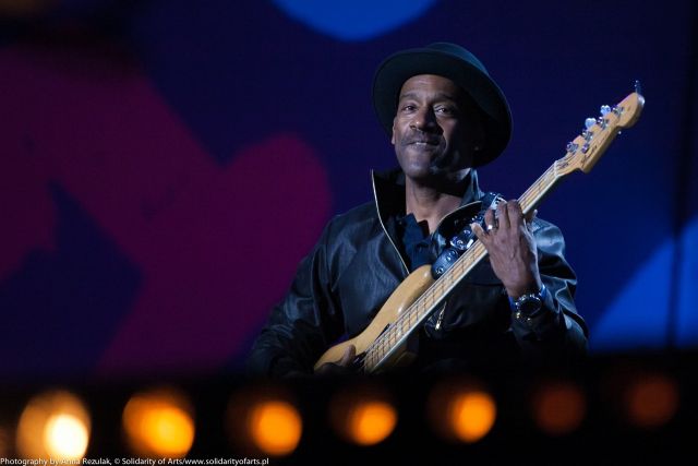 Gospodarz jednej z poprzednich edycji – Marcus Miller tym razem jako gość Esperanzy.