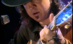 Stevie Ray Vaughan gra na 12-strunowej gitarze