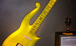 Charakterystyczna gitara Prince’a sprzedana za 225 tys. dolarów