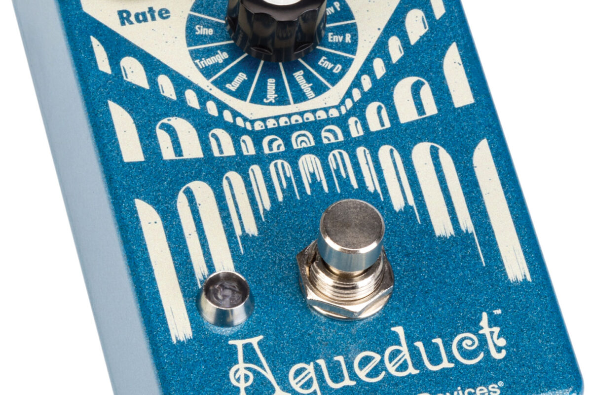EarthQuaker Devices Aqueduct Vibrato & Pitch Bender