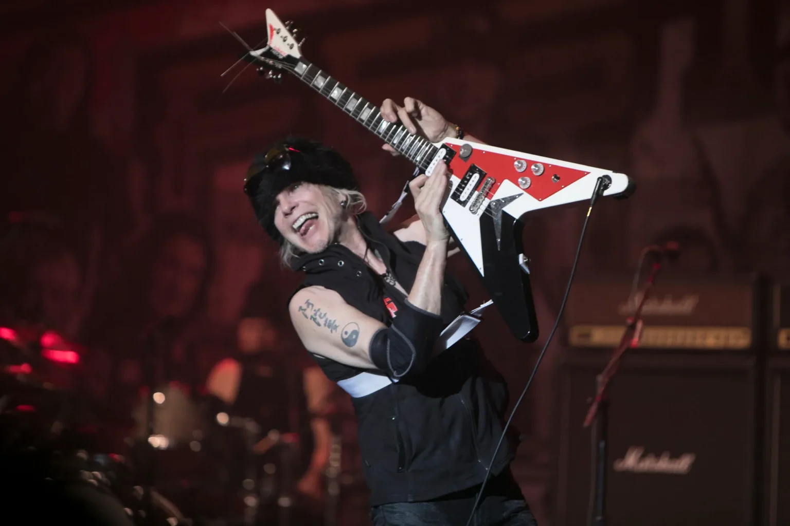 Michael Schenker występuje w Palace of Fine Arts w San Francisco, 19 kwietnia 2019 roku.