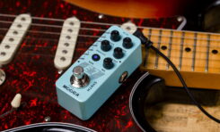 Mooer E7 Polifoniczny Syntezator Gitarowy