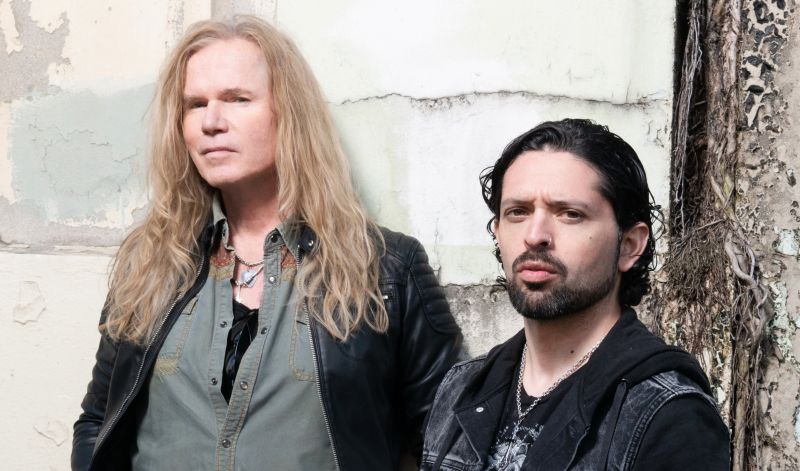 Adrian Vandenberg i Ronnie Romero (c) Alex Solca