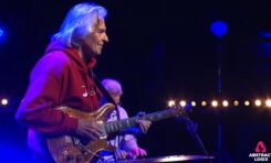 John McLaughlin prosi o pomoc dla Indii i publikuje nowe koncertowe video