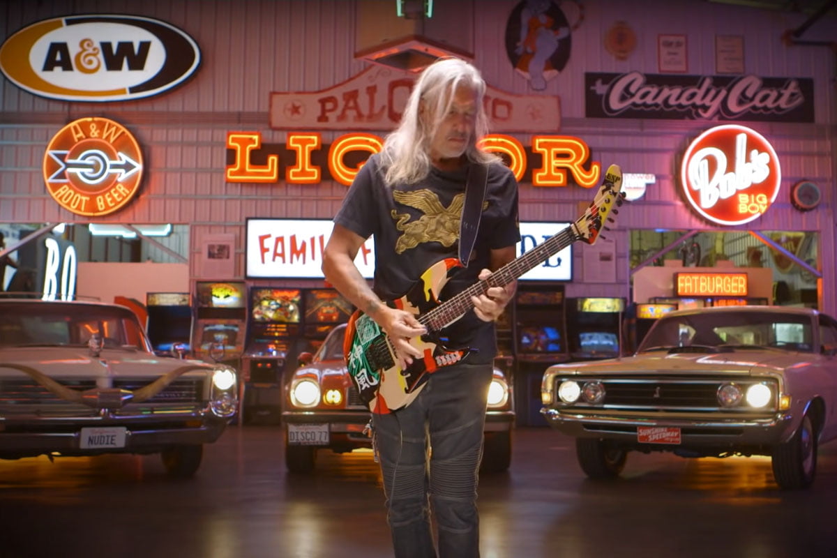 George Lynch ESP Kamikaze (fot. YouTube/Andertons)