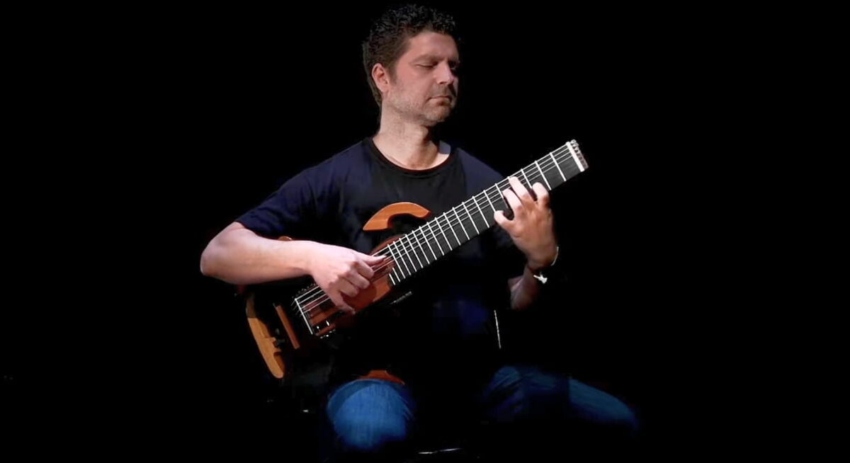 Giorgos Tabakis i nowe oblicze ośmiostrunowej gitary
