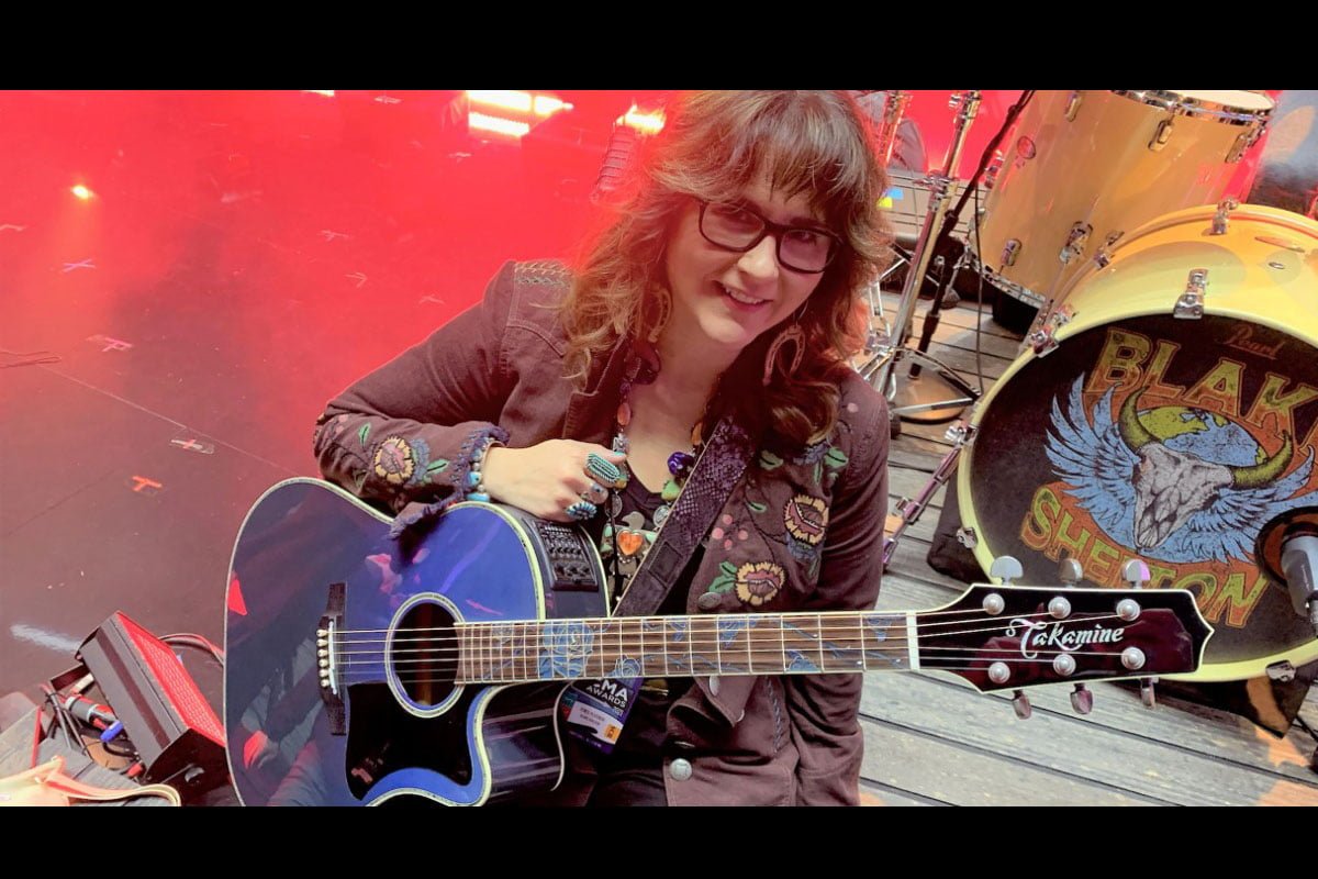Jenee Fleenor i Takamine LTD 2021 (fot. takamine.com)