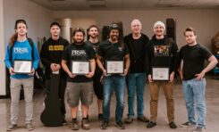 PRS Guitars nagradza pracowników