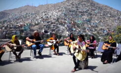 Tom Morello, Beth Hart i wielu innych dołącza do afgańskich gitarzystek w nowej wersji pieśni "God Help Us All"