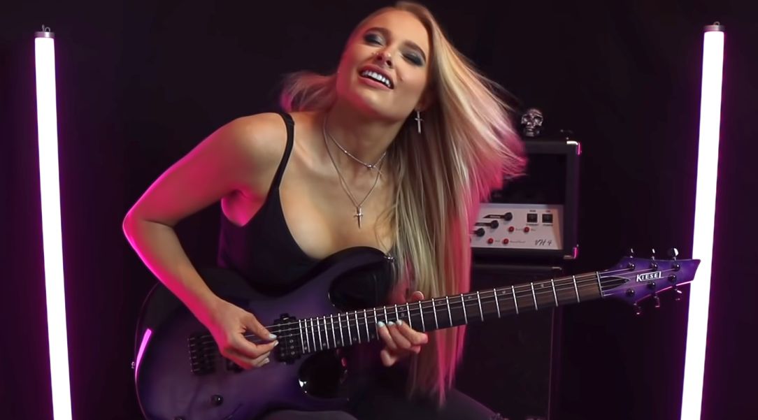 Sophie Lloyd gra shredderską wersję „Kickstart My Heart” Mötley Crüe