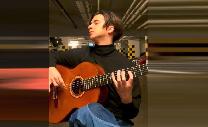 Marcin Patrzałek interpretuje "Cry Me A River" w stylu flamenco
