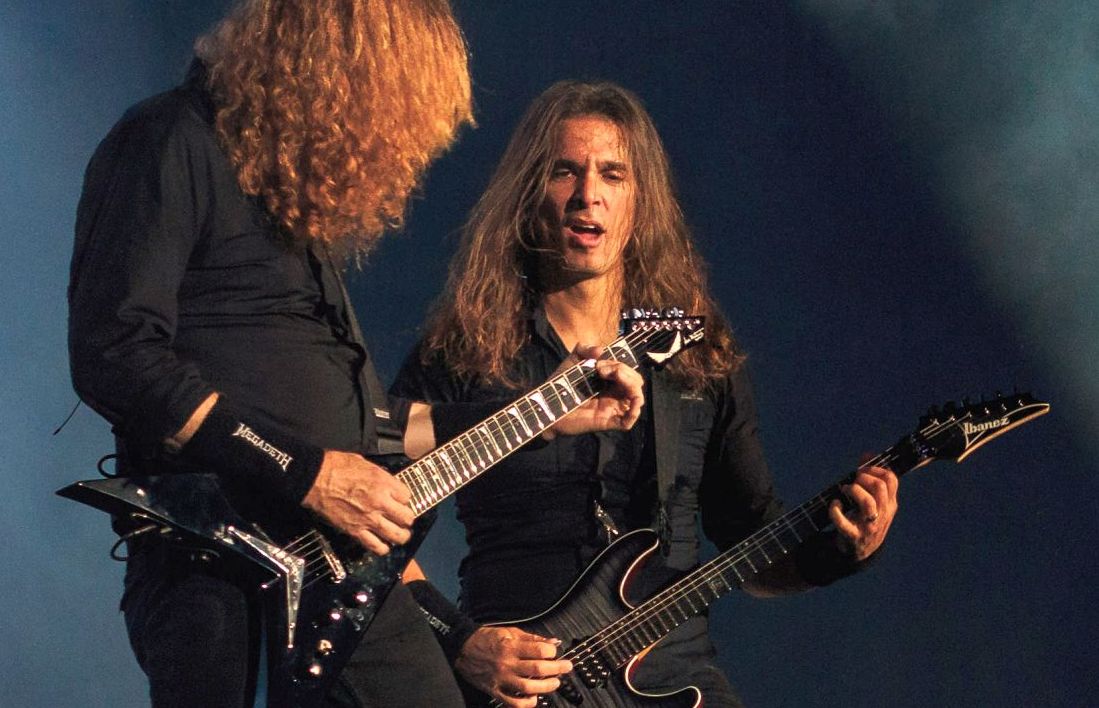 Kiko Loureiro wyjaśnia, jak funkcjonuje w Megadeth i jak unika konfliktów z Mustainem