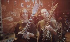 Muzycy zespołu Crown the Empire endorserami ESP Guitars