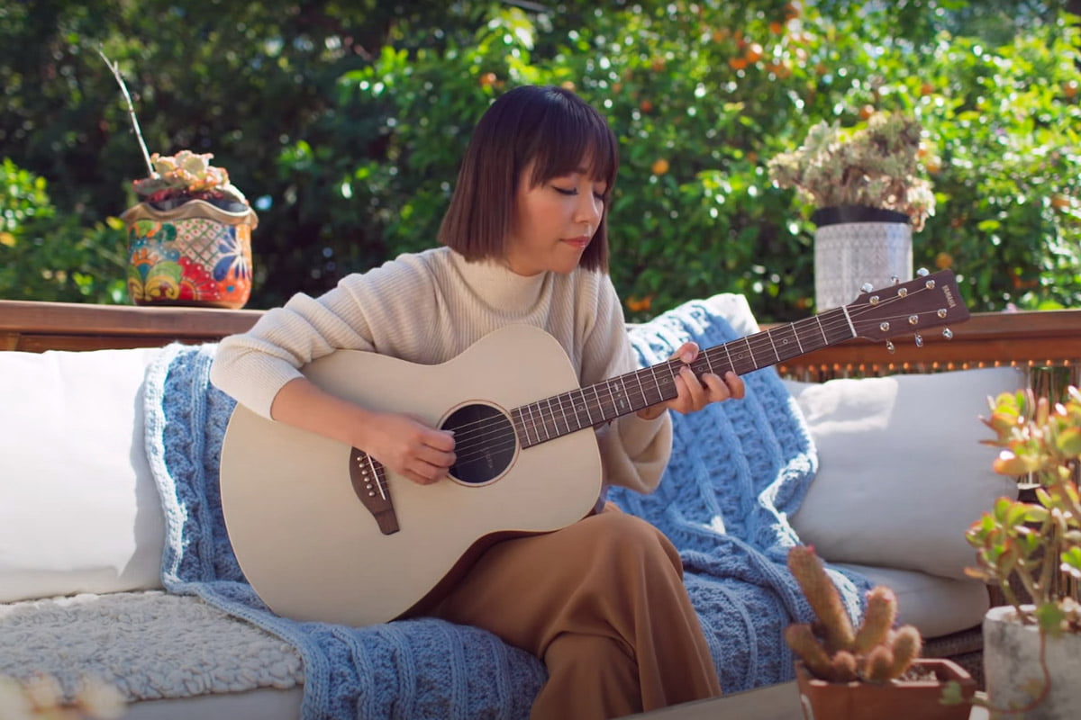Yamaha STORIA I JinJoo Lee (fot. YouTube / Yamaha Guitars)