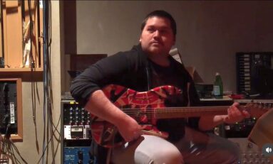 Wolfgang Van Halen gra "Eruption" na oryginalnym Frankensteinie na ostatnio opublikowanym video ze studia