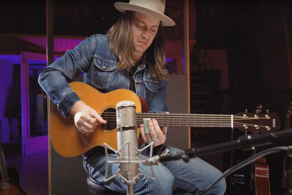 Joshua Ray Gooch Yamaha CSF3M (fot. YouTube / Yamaha Guitars)