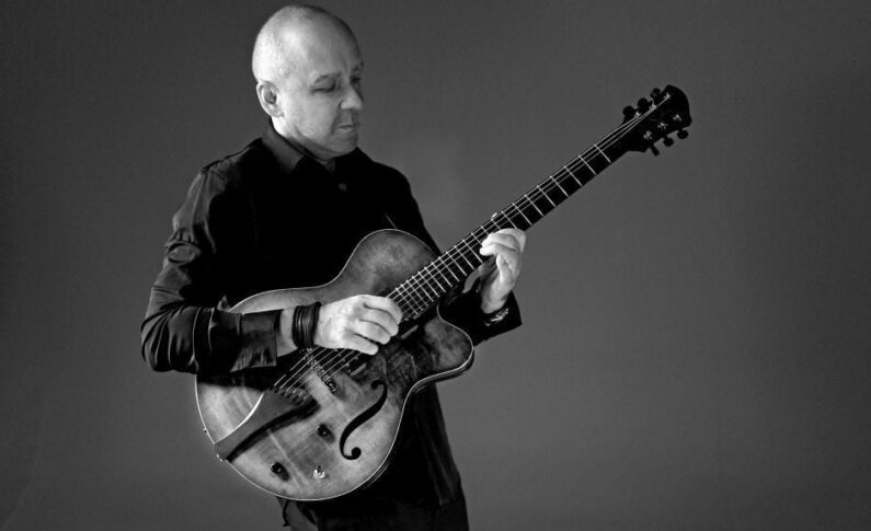 Marek Napiórkowski "String Theory" - suita na gitarę improwizującą, sekcję rytmiczną oraz orkiestrę smyczkową