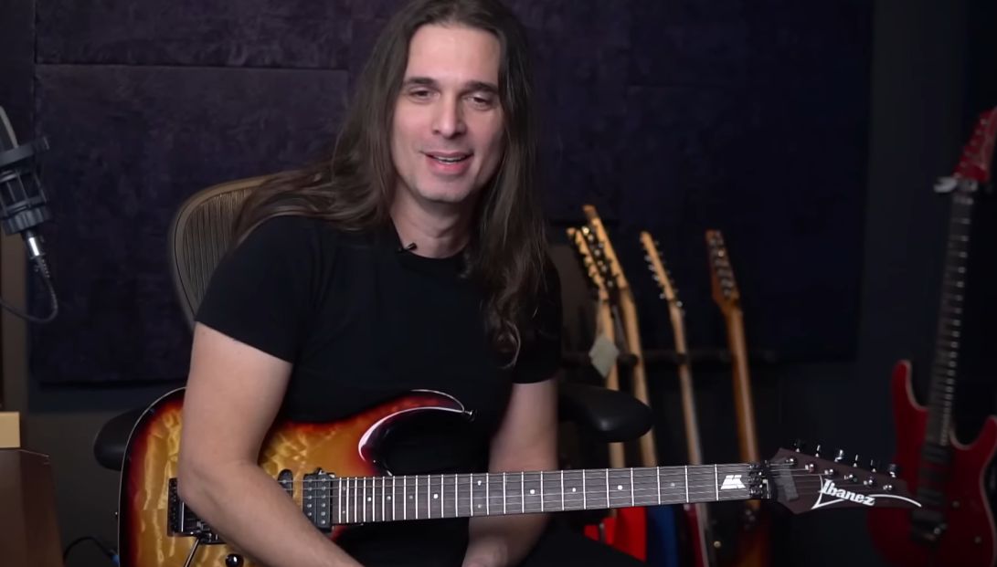Kiko Loureiro pokazuje jak zagrać solówkę z utworu „We’ll Be Back” z ostatniego albumu Megadeth