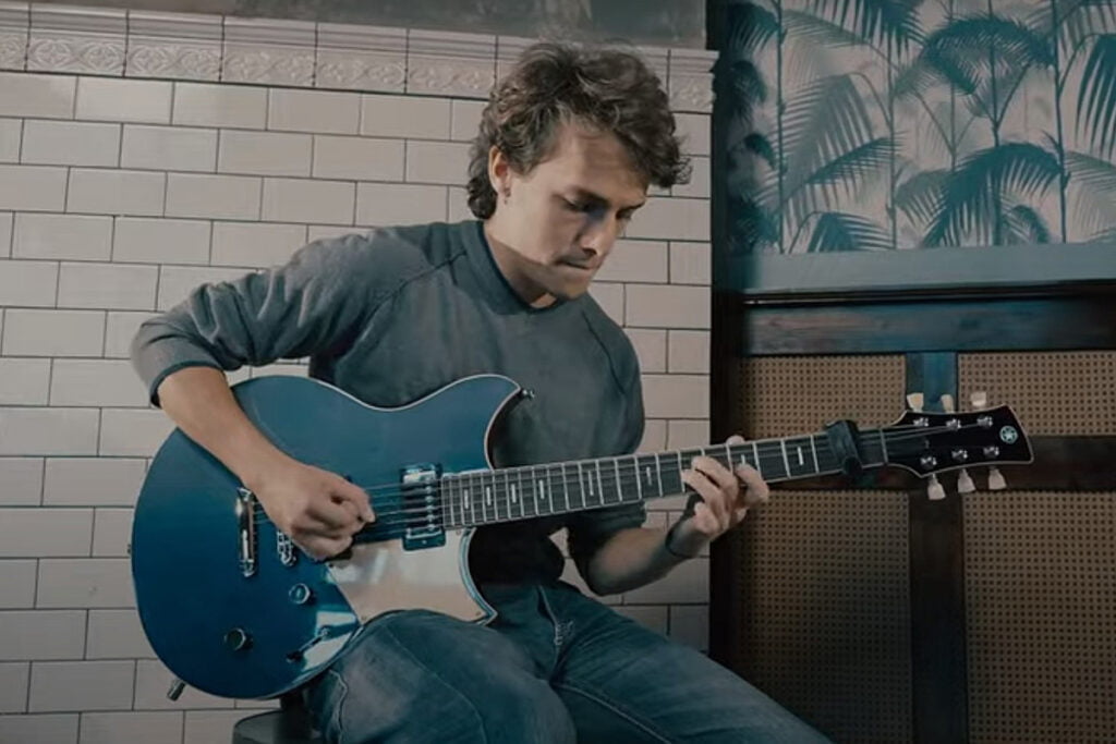 Matteo Mancuso Yamaha Revstar RSP20 (fot. YouTube / Yamaha Guitars)