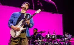 John Mayer radzi, by grać na gitarze partnerowi lub partnerce po seksie, a nie przed