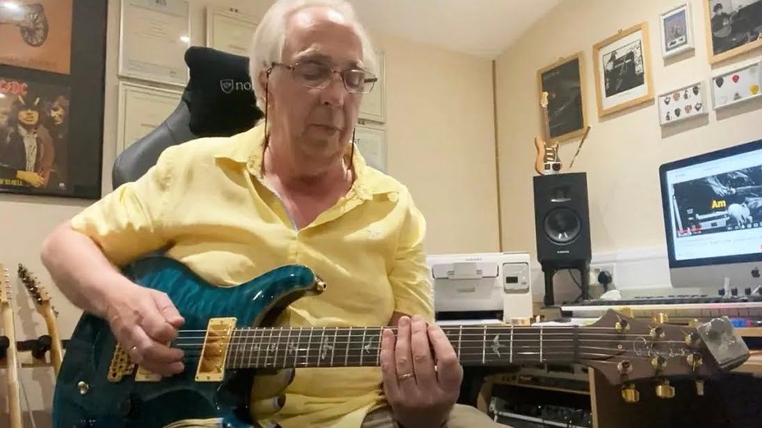 John Wines – starszy pan, który uczy grać na gitarze i ma… 1,2 mln followersów na TikToku