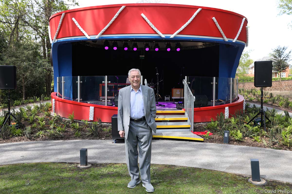 Cliff Cooper Strawberry Field Forever Bandstand (fot. David Phillips)