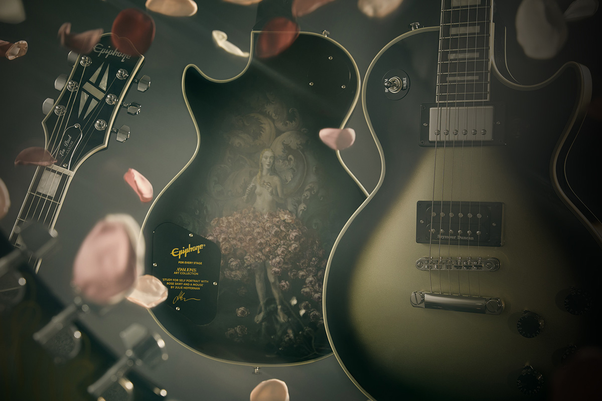 Epiphone Adam Jones Les Paul Custom Art Collection: Julie Heffernan’s „Study For Self-Portrait with Rose Skirt and a Mouse” (fot. Epiphone)
