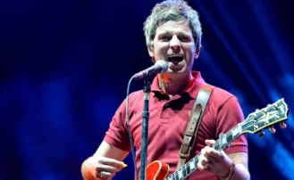 Zrozumieć Noela Gallaghera: życiowa droga, związki i wpływ na kulturę muzyczną