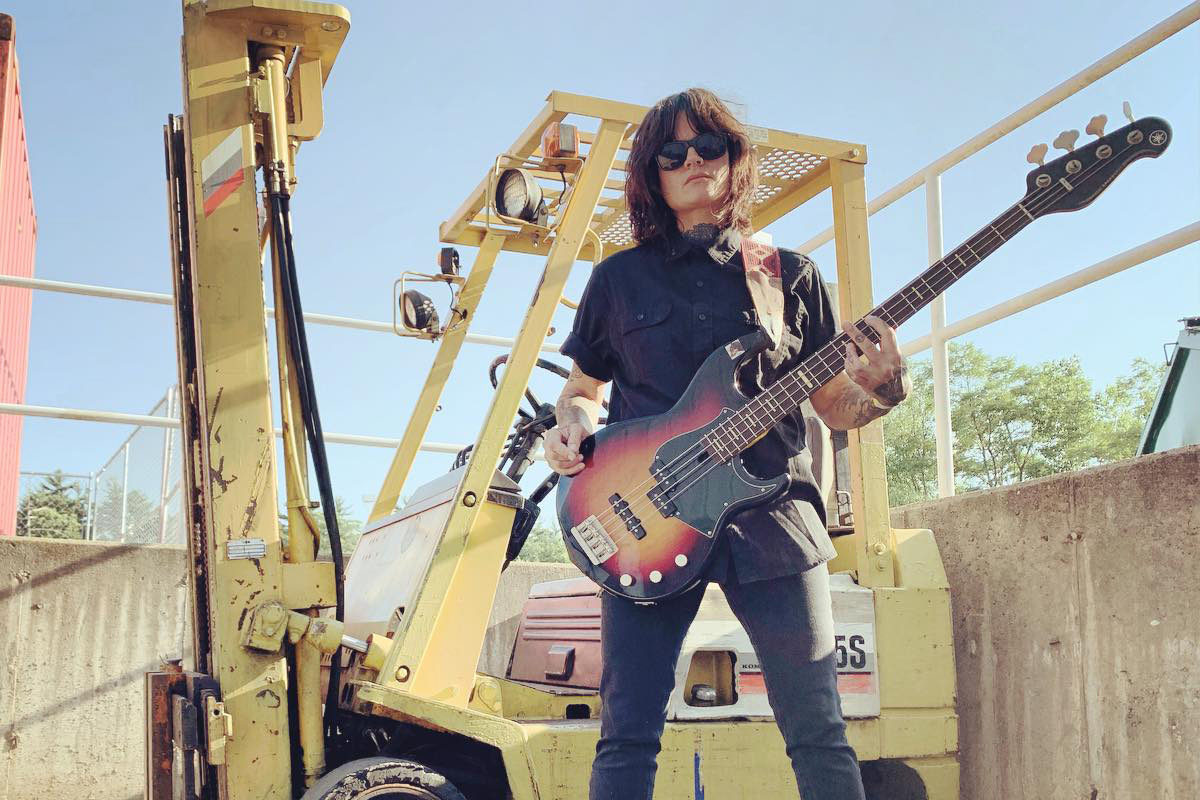Mlny Parsonz Yamaha BBP34 (fot. facebook.com/YamahaGuitarsOfficial)