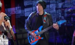 Joe Satriani o graniu rzeczy Eddiego Van Halena: "Jest to naprawdę przerażające"