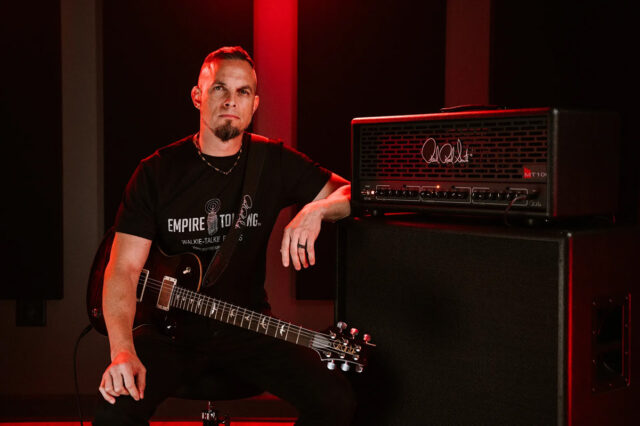 Mark Tremonti & PRS MT 100 (fot. PRS Guitars)