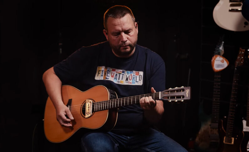 Marcin Żabiełowicz gra „Heledore Babe” na Takamine P3NY