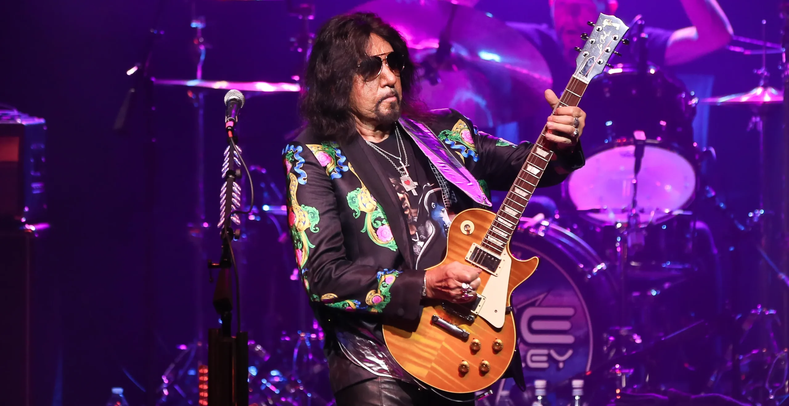 Ace Frehley występuje na koncercie w Paramount 2 lipca 2019 roku w Huntington w stanie Nowy Jork. Fot. Debby Wong / Shutterstock.com