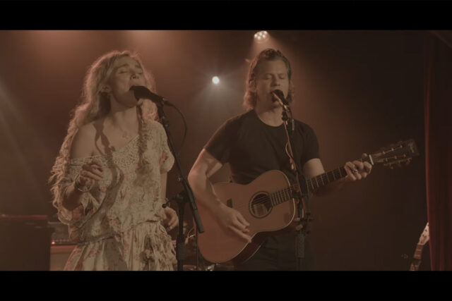 Brandon Robert Young Takamine P3NY (fot. YouTube / BOWEN * YOUNG)