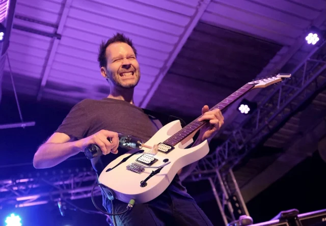Paul Gilbert, amerykański gitarzysta rockowy i wokalista występujący w The Engine Rooms, Southampton, 5 listopada 2016 w Southampton, Hampshire, Wielka Brytania. Fot. DFP Photographic / Shutterstock.com