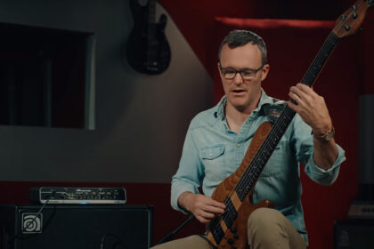Janek Gwizdala & Ampeg V12 (fot. YouTube / Ampeg)