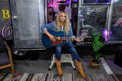 Miranda Lambert i jej Epiphone Bluebird Studio (fot. Jeff Johnson)