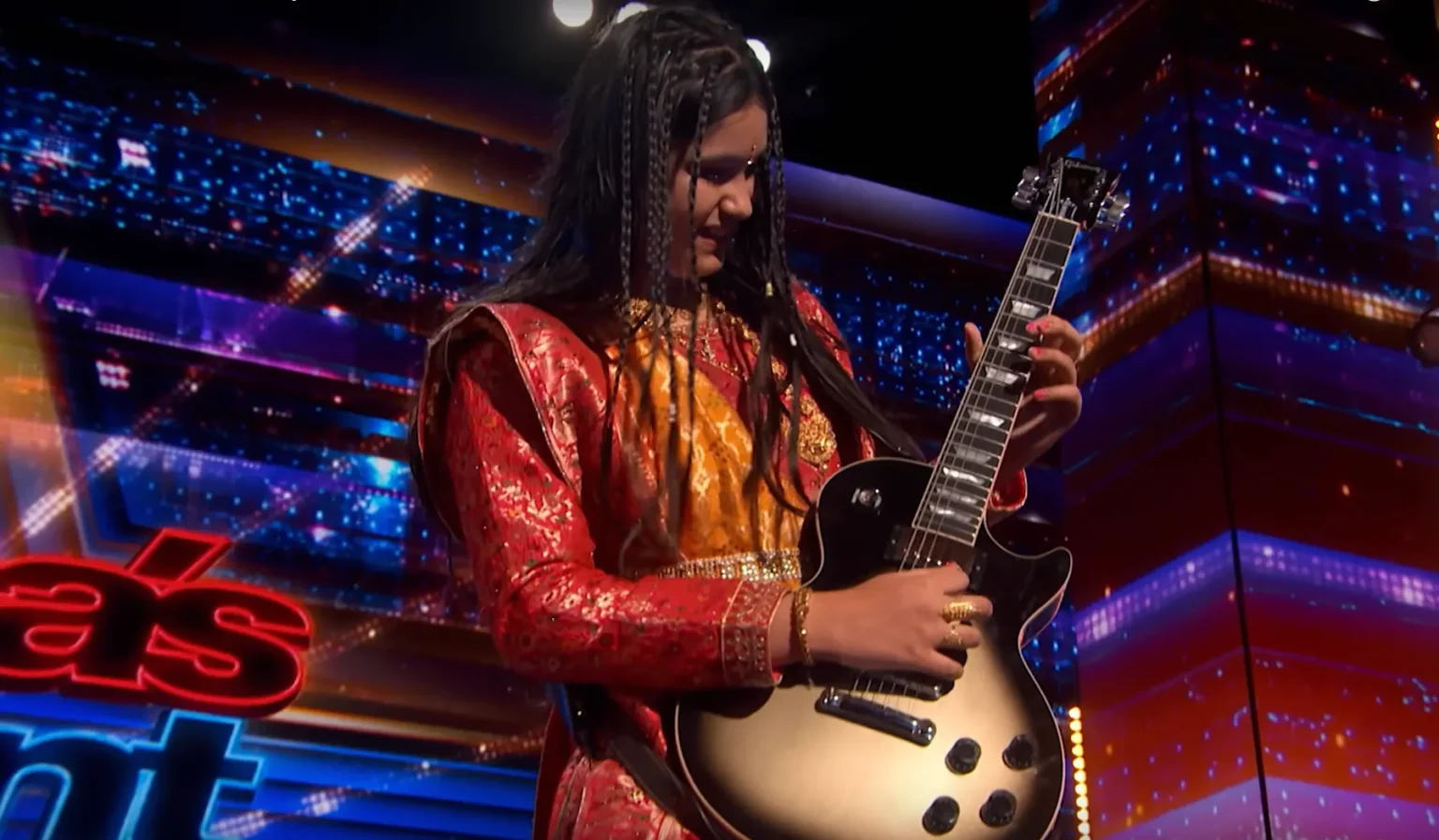 Dziesięcioletnia gitarzystka Maya Neelakantan grająca "Last Resort" Papa Roach na America's Got Talent