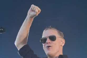 Bryan Adams występuje na żywo na festiwalu KAABOO, Del Mar, Kalifornia, wrzesień 2019