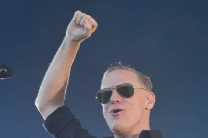 Bryan Adams występuje na żywo na festiwalu KAABOO, Del Mar, Kalifornia, wrzesień 2019