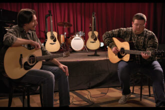 Jake Eddy i Brandon Soriano / Yamaha Atmosfeel (fot. YouTube / Yamaha Guitars)